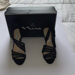 Nina black lus satin shoes 5.5 M